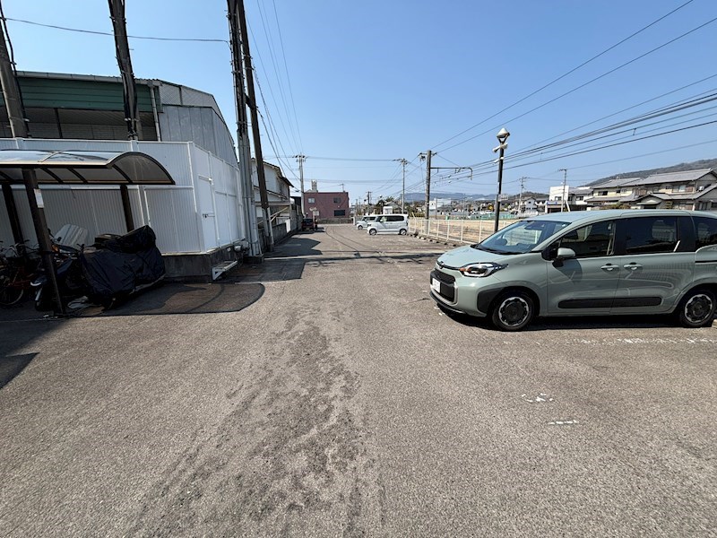 アイランドコート塩屋海岸 共用部写真（駐車場）