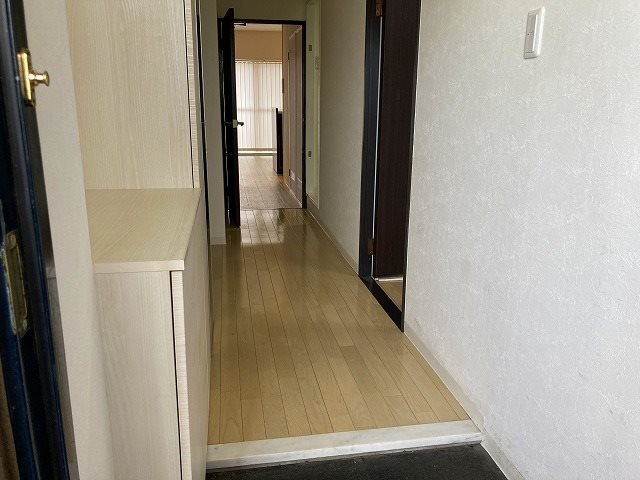 アイランドコート郷東町 現地写真（玄関）