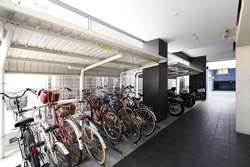 レアーレ瓦町 共用部写真（駐車場）